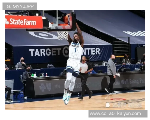 爱德华兹第三节火力全开9中7狂砍19分助球队逆转局势