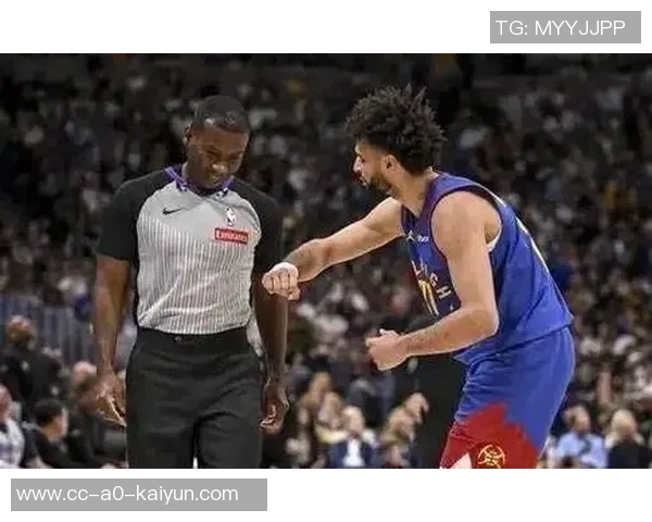 马瑟林强调全队需适应新角色伦纳德被包夹时要积极参与防守 马瑟林强调全队需适应新角色伦纳德被包夹时要积极参与防守