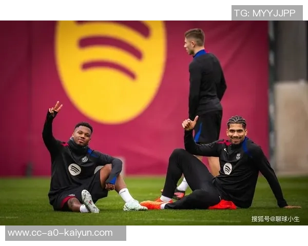 巴萨关注本菲卡19岁后卫奥利维拉德科与经纪人深入洽谈